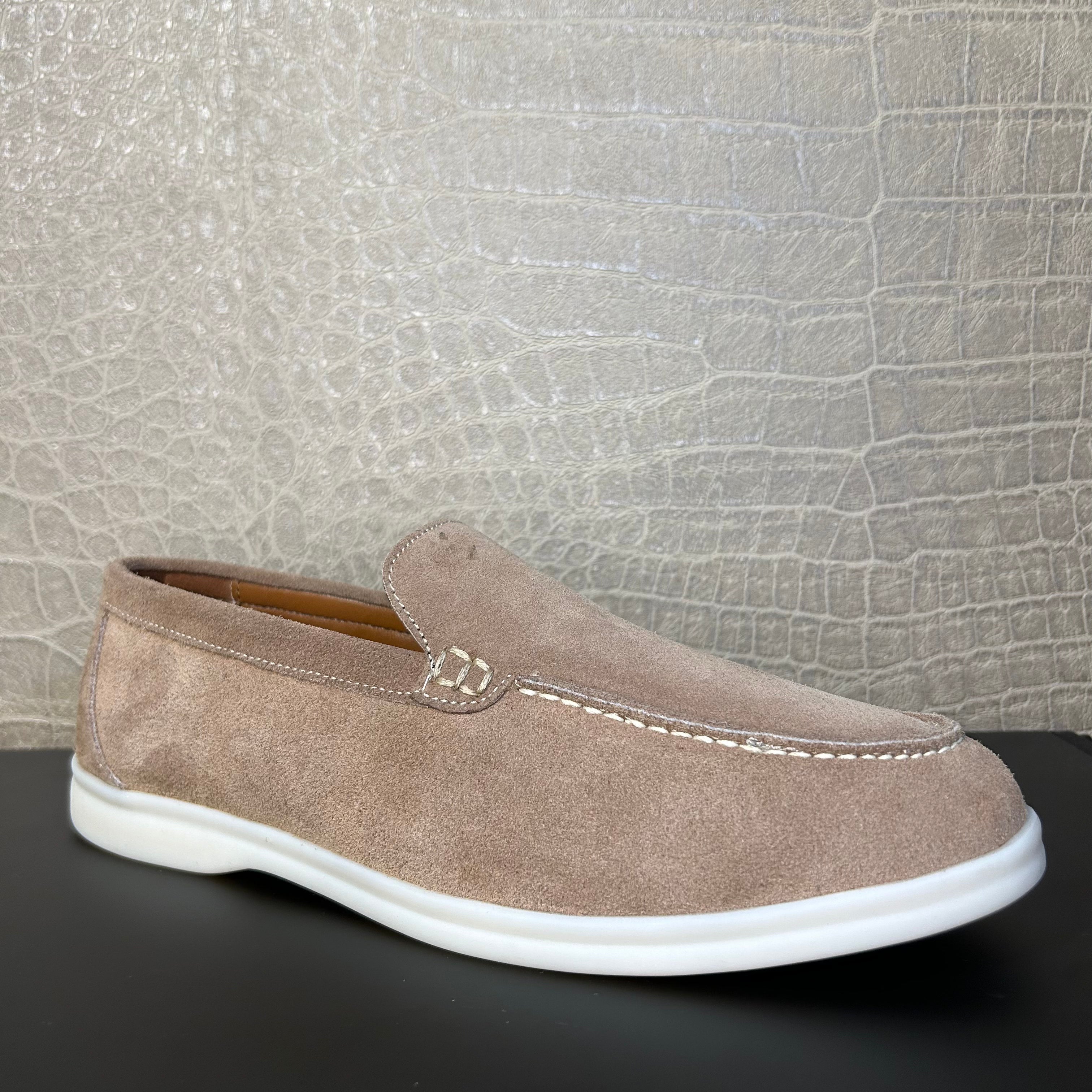 YACHT Walk Loafers - Beige